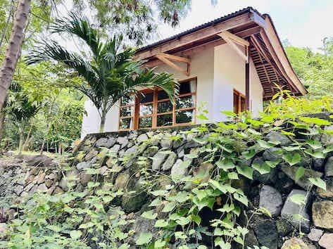 Hillside Standard Bungalow - image