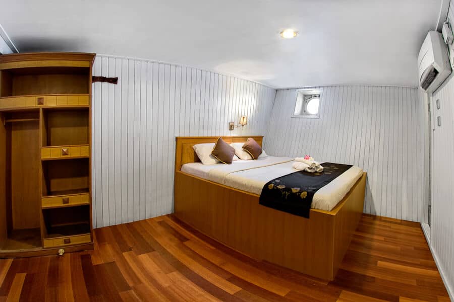 Double Bed (102,107,108) Lower Deck - image
