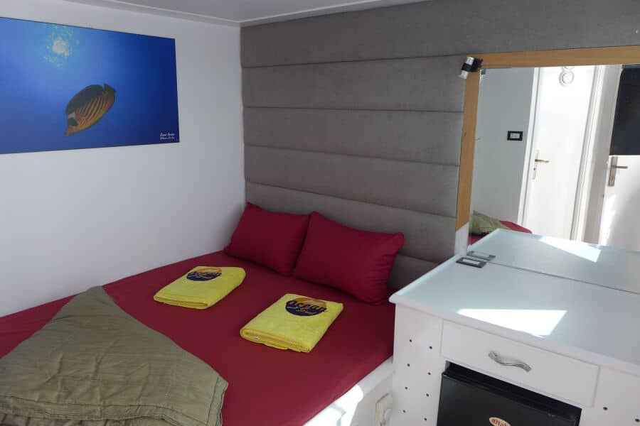 Double cabin (1 double bed) Upper Deck - image