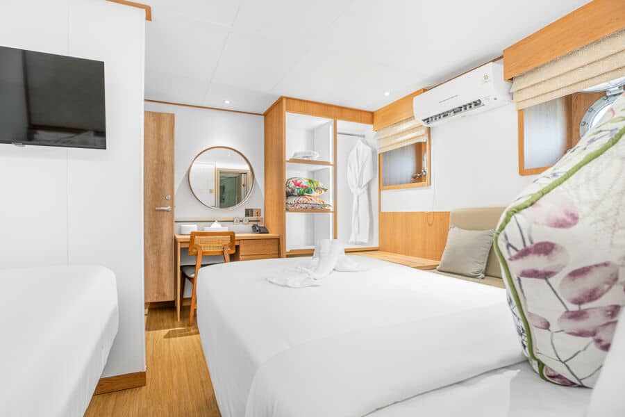 Interior cabin (101, 102) Lower Deck - image