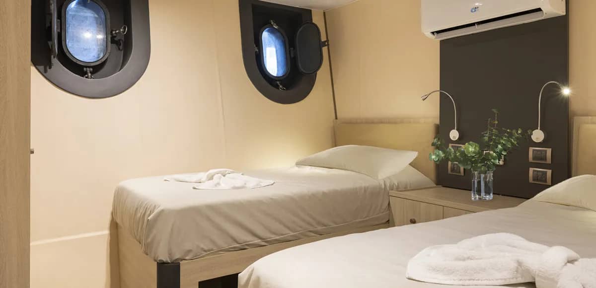 Cocos Island Aggressor Deluxe Cabin (Lower Deck) - image Cocos Island Aggressor Deluxe Cabin (Lower Deck) - image