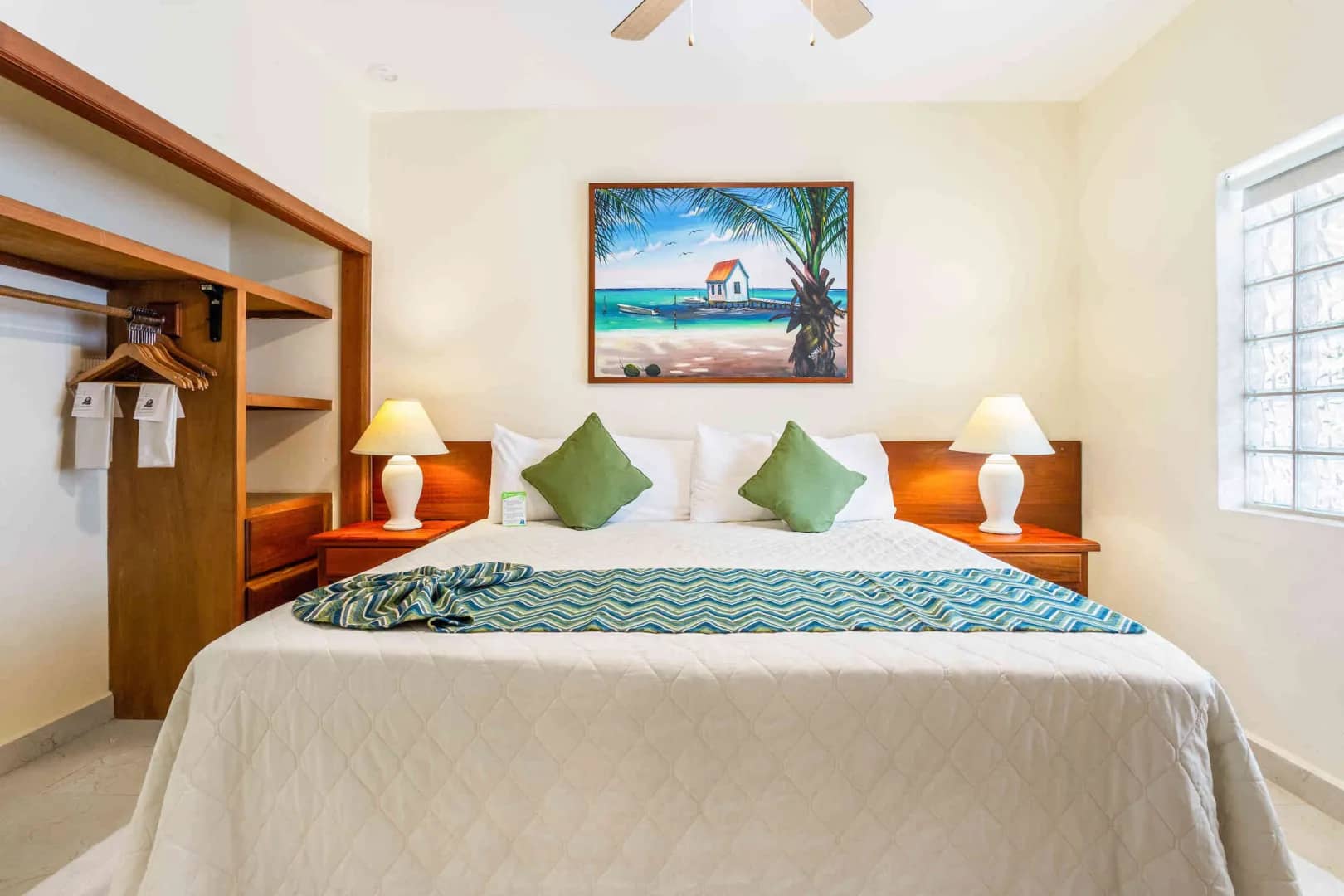 Pool Side Suite - image Pool Side Suite - image