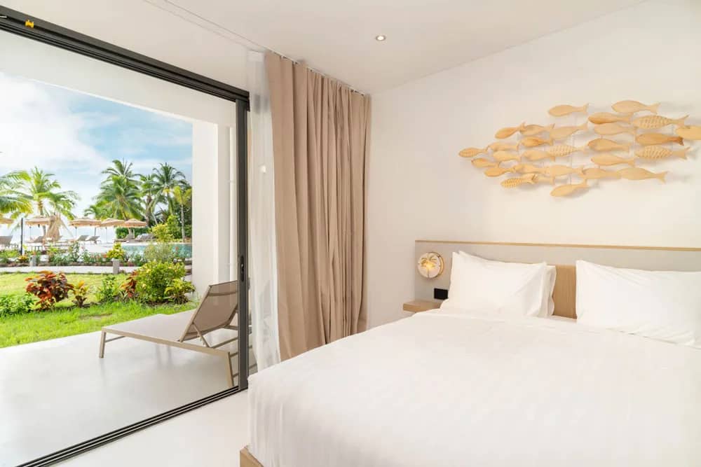 4* Cook's Bay Resort (Sep 5 - 12, 2026) - image 4* Cook's Bay Resort (Sep 5 - 12, 2026) - image