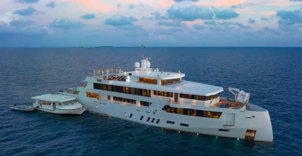 White Pearl - image White Pearl - image