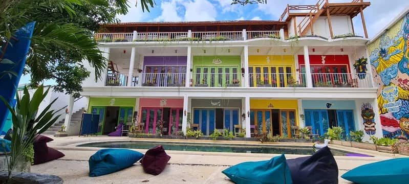 Dragon Dive Komodo's facade Dragon Dive Komodo's facade