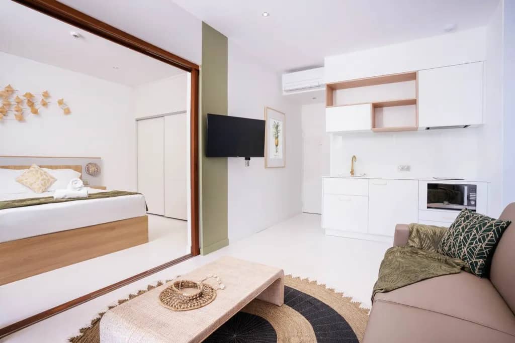 Cook's Bay Hotel & Suites room Cook's Bay Hotel & Suites room