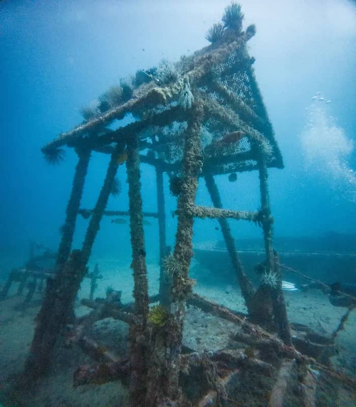 Underwater structure Underwater structure