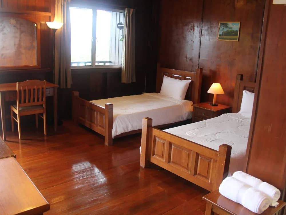 rgr-twin-room.jpg rgr-twin-room.jpg