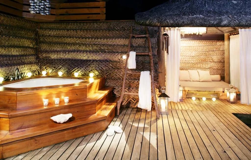 treeshouse deck spa and daybed.jpg treeshouse deck spa and daybed.jpg