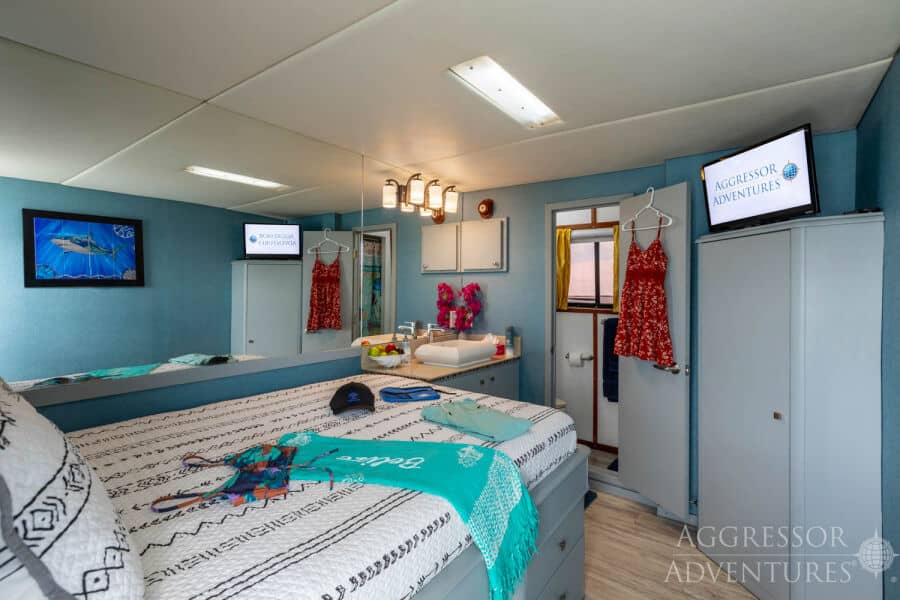 Master Stateroom Upper Deck - image Master Stateroom Upper Deck - image