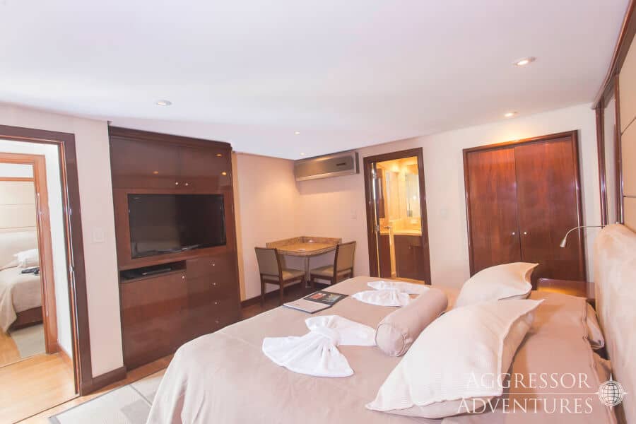 Master Stateroom Main Deck - image Master Stateroom Main Deck - image