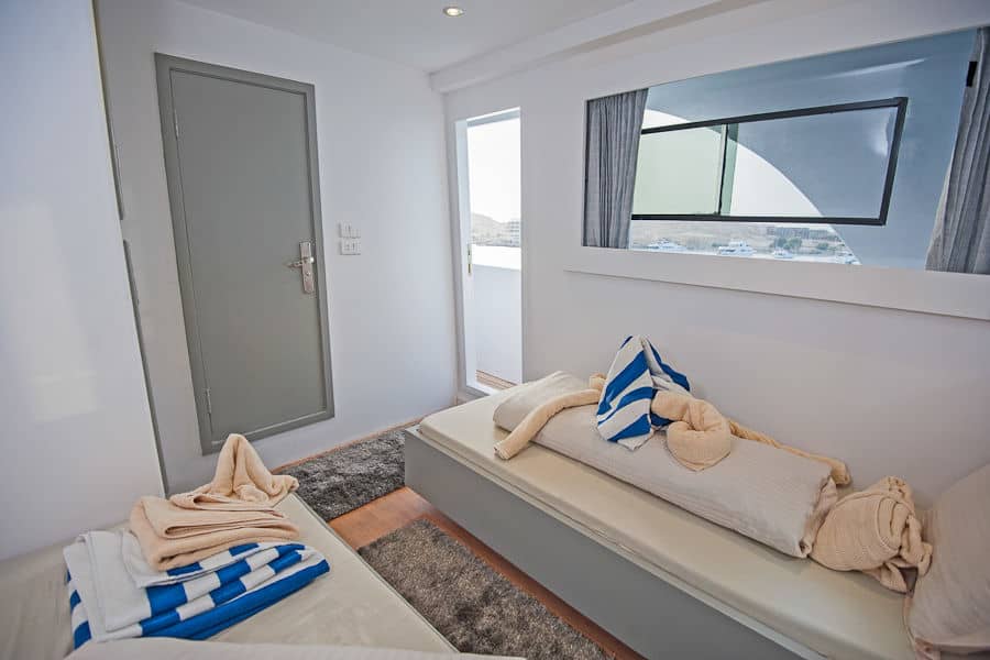 Twin Upper Deck - image Twin Upper Deck - image