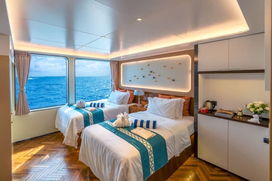 Deluxe Double/Twin Upper Deck - image Deluxe Double/Twin Upper Deck - image