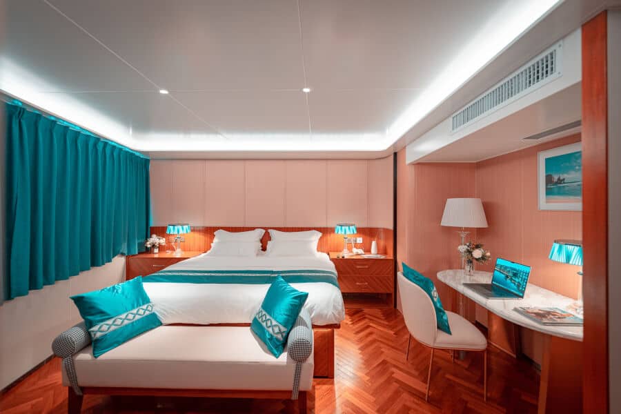 Master Suite Main Deck - image Master Suite Main Deck - image